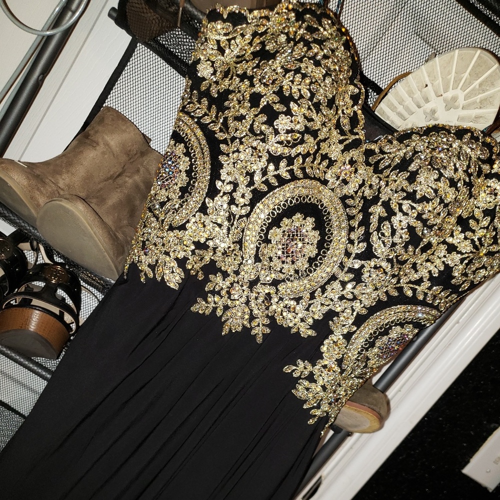 Dress - Picture 2 of 7